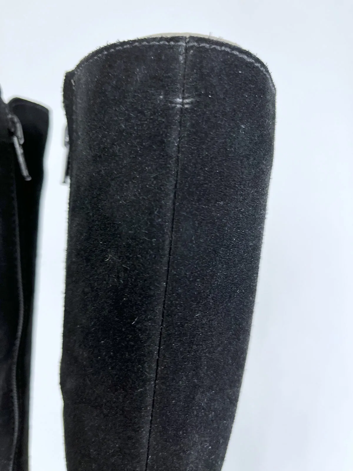 La Canadienne Size 8 Black Suede Buttons Boots